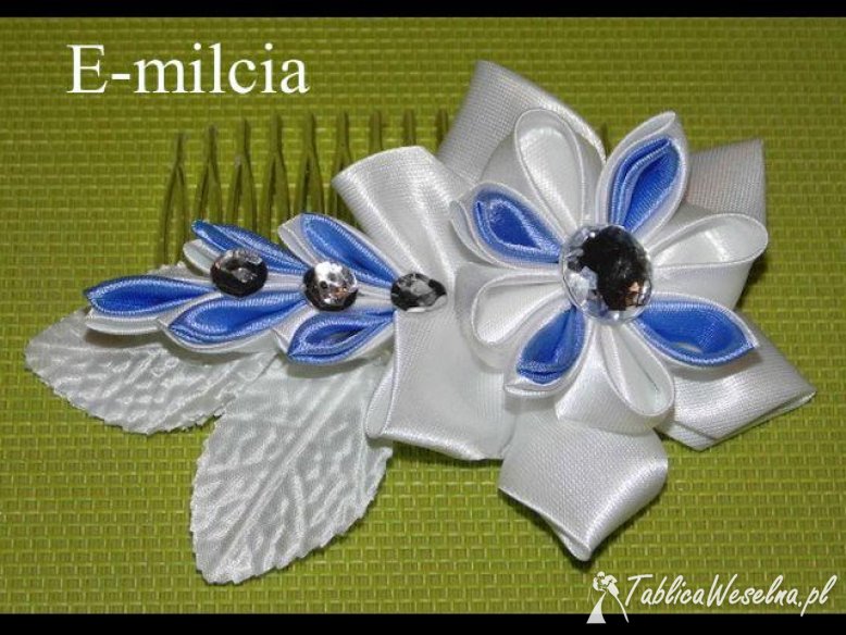 " E-milcia.pl"   Cudowny  G R Z E B Y K  Biało - Niebieskie Kwiatki Kanzashi