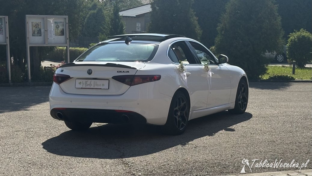 Alfa Romeo Giulia z kierowcą